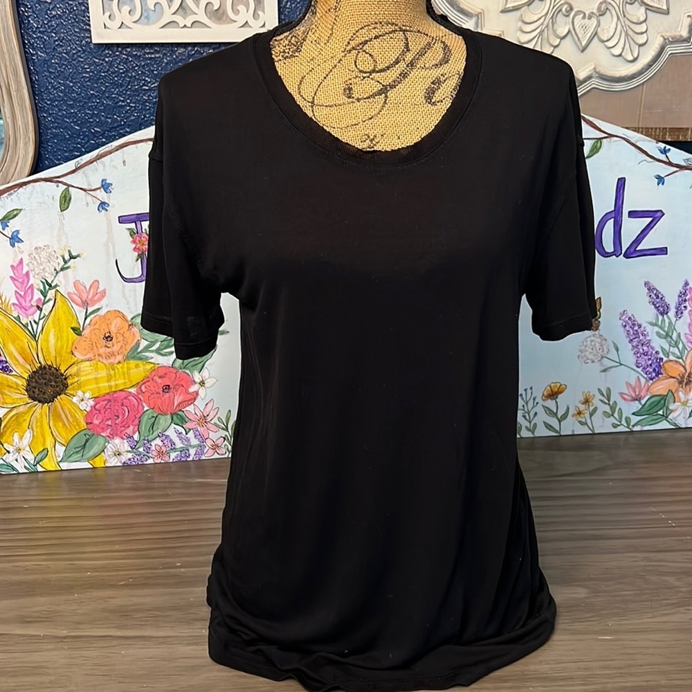 WE THE FREE BLACK WOMENS TEE SHIRT WITH SHEER NECKLINE DETAIL XS